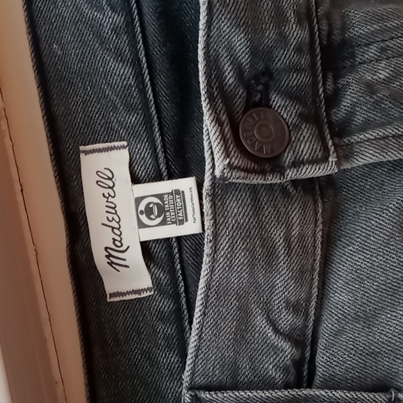 MADEWELL Grey Relaxed Denim Shorts in Bienville Wash 31 - Picture 5 of 13